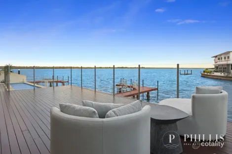 Property photo of 48 King Charles Drive Paradise Point QLD 4216