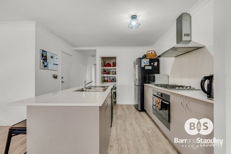 Property photo of 66 Grandite Fairway Australind WA 6233