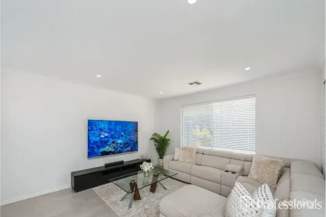 Property photo of 17 Liscombe Crescent Harrisdale WA 6112