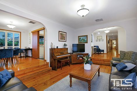 Property photo of 21 Arnside Crescent Westmeadows VIC 3049