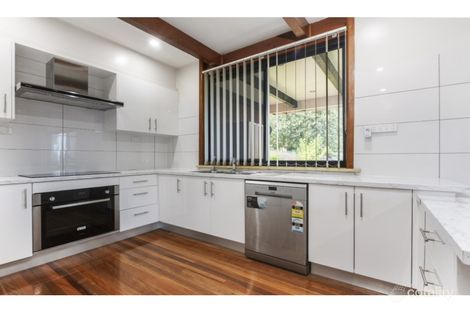 Property photo of 32 Lookout Drive Mount Pritchard NSW 2170