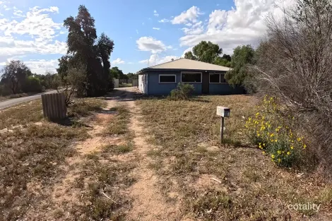 1 Adelaide St, Waggrakine, WA 6530