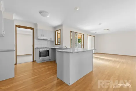 Property photo of 11 Kimberley Drive Tatton NSW 2650