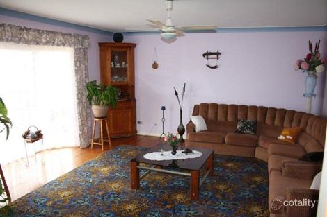 Property photo of 6 Hillview Crescent Macquarie Hills NSW 2285