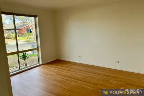 Property photo of 18 Bounty Way Berwick VIC 3806