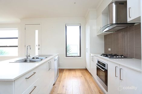 Property photo of 28 Grattan Cove Craigieburn VIC 3064