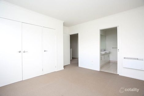 Property photo of 28 Grattan Cove Craigieburn VIC 3064