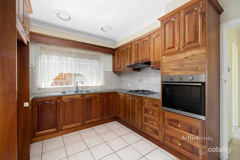 Property photo of 30 Viewbank Road Mount Waverley VIC 3149