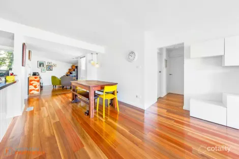 Property photo of 10 Blyth Place Curtin ACT 2605