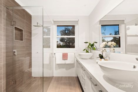 Property photo of 11 Eskholme Rise St Helena VIC 3088