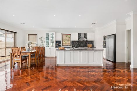 Property photo of 18 Huntingfield Court Carnegie VIC 3163
