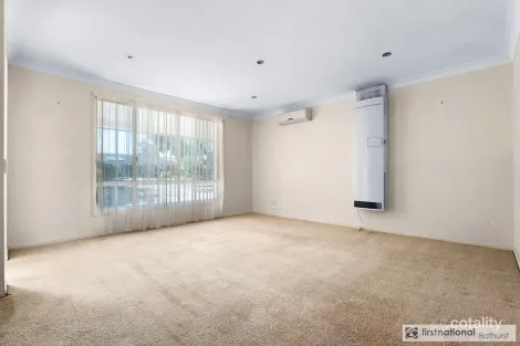 Property photo of 13 Crawford Crescent Windradyne NSW 2795