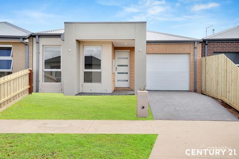 6 NAGAR ST, THORNHILL PARK, VIC 3335