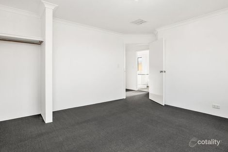 Property photo of 30 Goldfinch Bend Harrisdale WA 6112