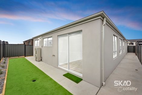 Property photo of 25 Adansonia Circuit Mickleham VIC 3064