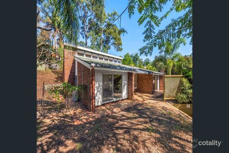 26 Burrumbuck St, Chapel Hill, QLD 4069