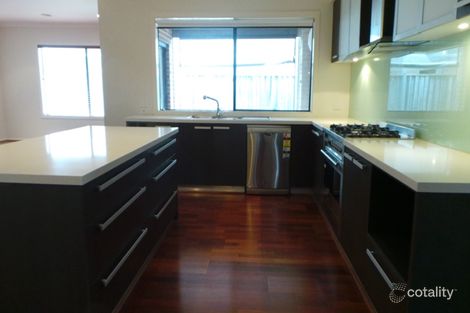 Property photo of 8 Lia Amie Place Berwick VIC 3806