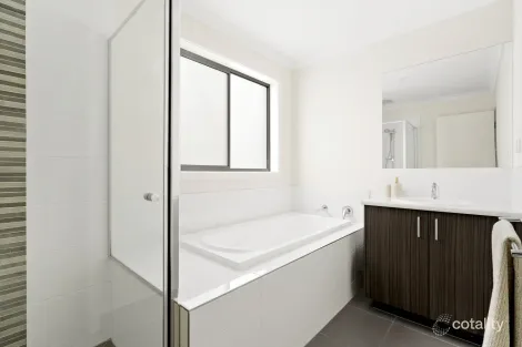 Property photo of 14 Steinbeck Street Greenvale VIC 3059