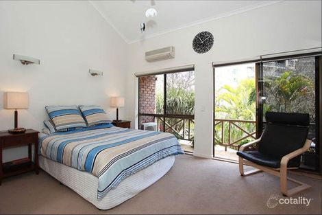Property photo of 2/1 Jerdanefield Road St Lucia QLD 4067