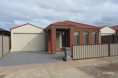 1 Marina Dr, Melton, VIC 3337