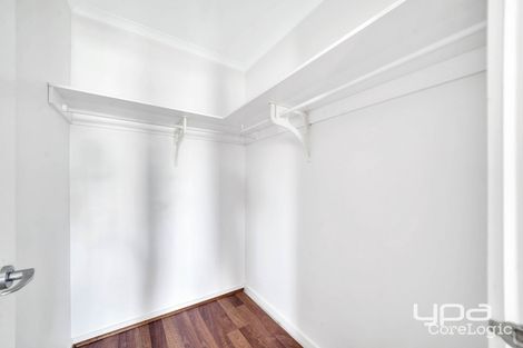 Property photo of 24 Fawkner Lane Craigieburn VIC 3064