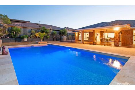 14 Peckham Ct, Pacific Pines, QLD 4211