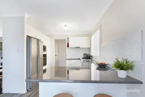 Property photo of 29 Dalgety Crescent Green Point NSW 2251