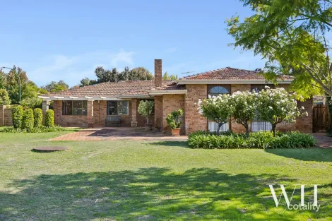 Property photo of 28 Warragoon Crescent Attadale WA 6156