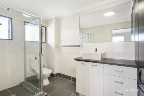 Property photo of 4/13 Central Street Labrador QLD 4215