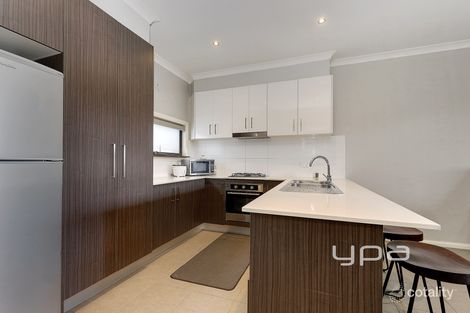 Property photo of 11 Cohen Walk Craigieburn VIC 3064