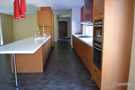 Property photo of 21 Cormorant Parade Pakenham VIC 3810