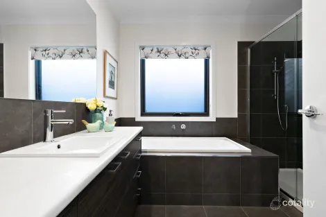 Property photo of 164 Third Avenue Rosebud VIC 3939