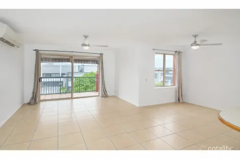 Property photo of 11/17 Ortive Street Yeronga QLD 4104