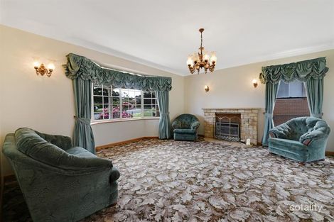 Property photo of 2 Bambara Avenue Bradbury NSW 2560