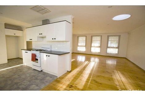 Property photo of 42 Aldridge Street Endeavour Hills VIC 3802