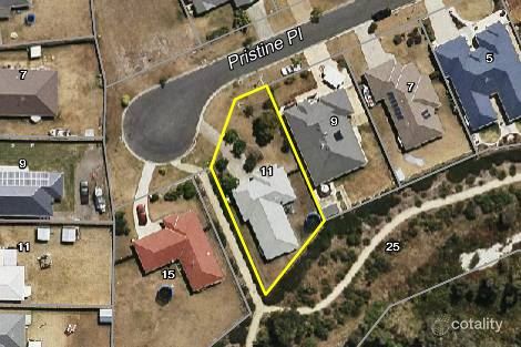 Property photo of 11 Pristine Place Ningi QLD 4511