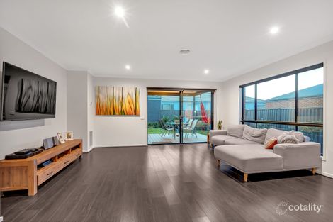 Property photo of 11 Canmore Street Cranbourne East VIC 3977