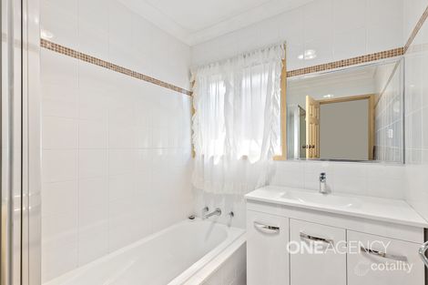 Property photo of 3 Oakland Avenue Windang NSW 2528