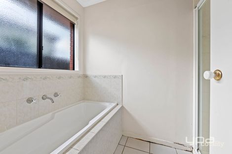 Property photo of 2 Jai Court Burnside VIC 3023