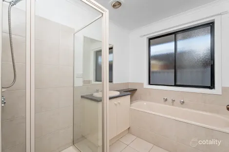 Property photo of 6 Abbington Crescent Caroline Springs VIC 3023