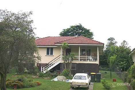 65 Falkirk St, Stafford Heights, QLD 4053