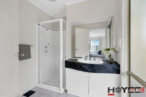 Property photo of 4 Caulfield Crescent Roxburgh Park VIC 3064