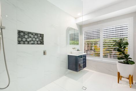 Property photo of 35 Pickering Place Upper Kedron QLD 4055