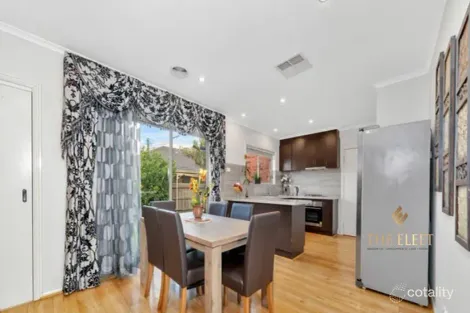 Property photo of 2/16 Bridlepath Drive Truganina VIC 3029