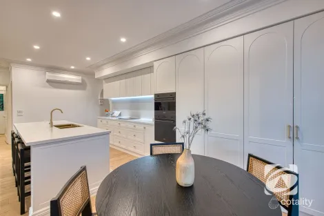 Property photo of 90 Quarry Hills Drive Berwick VIC 3806