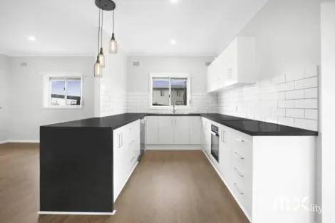 219 Flagstaff Rd, Lake Heights, NSW 2502