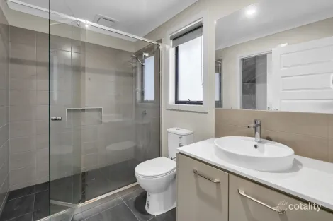 Property photo of 28 Constant Avenue Werribee VIC 3030