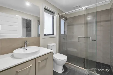 Property photo of 28 Constant Avenue Werribee VIC 3030