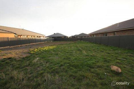 14 Sutcliffe St, Lucas, VIC 3350