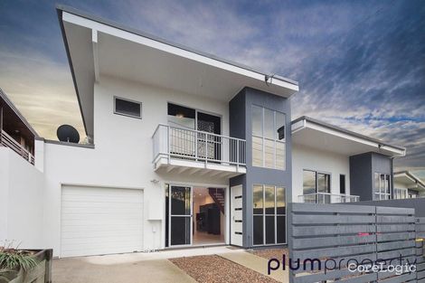 Property photo of 35 Waverley Road Indooroopilly QLD 4068